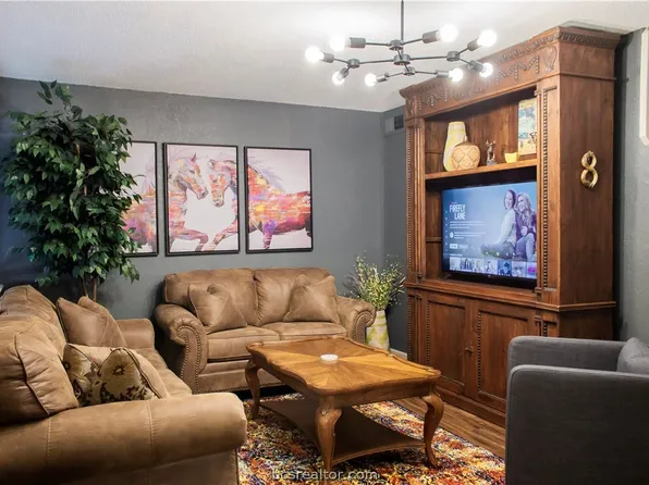 4507 Carter Creek Pkwy APT 8, Bryan, TX 77802