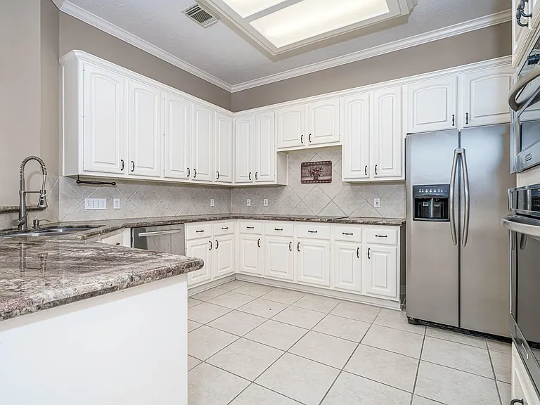 5415 Emerald Brk — Photo 24