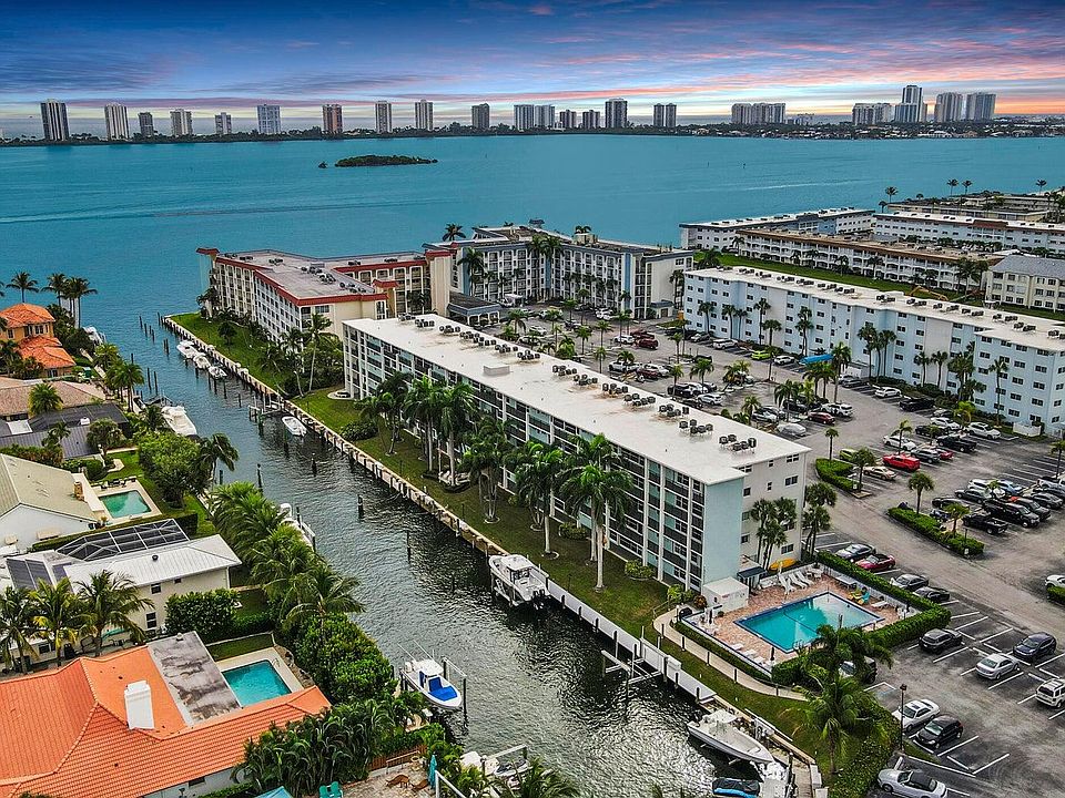 1st image of 109 Paradise Harbour Boulevard #409