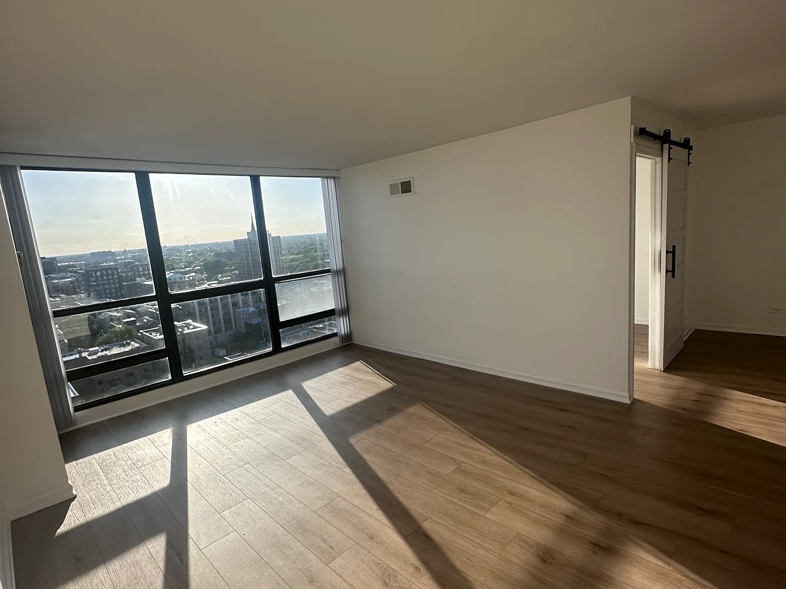 1 bed, 750 sqft, $2,600 — Photo 2