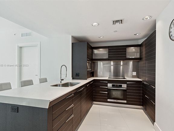 2nd image of 200 Biscayne Boulevard Way APT 4304