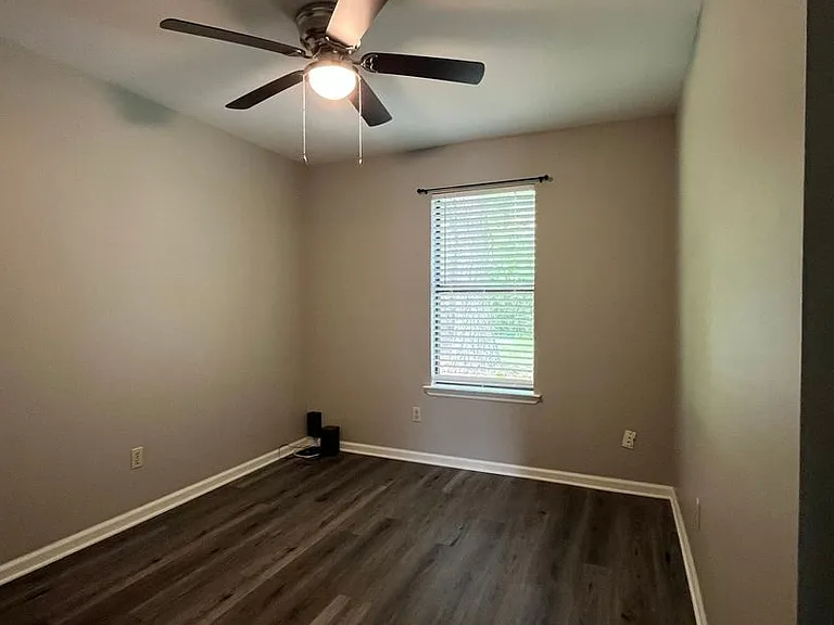 218 Bellevue Cir — Photo 7