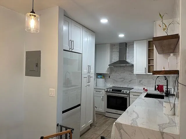 2220 NE 68th St #1023 — Photo 11