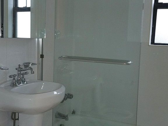 3rd image of 6601 Park Dr E #B