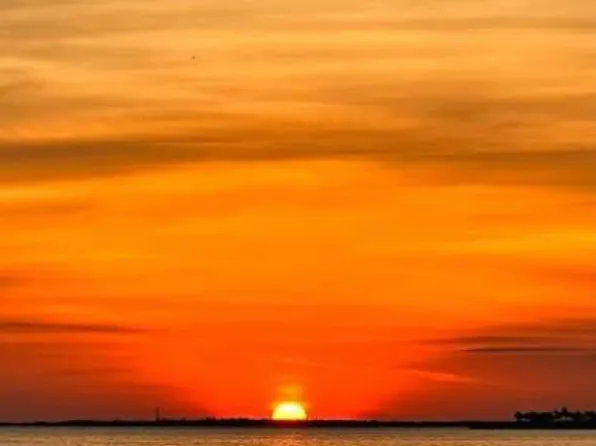 656 Windrush Bay Dr, Tarpon Springs, FL