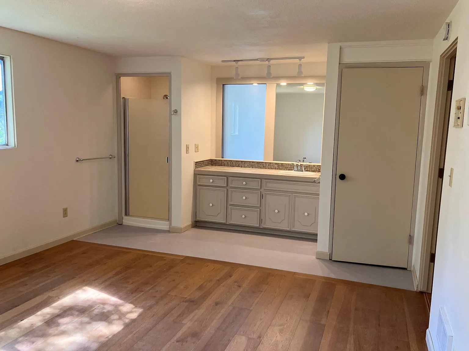 3 bed, 1564 sqft, $2,245 — Photo 4