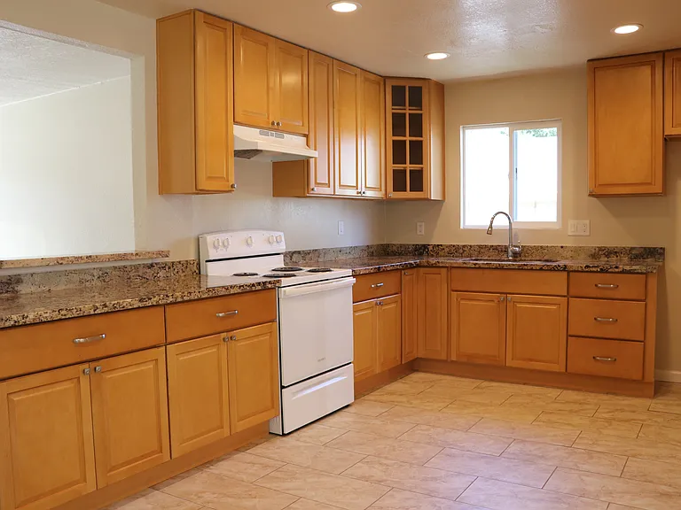 335 Rollingwood Dr — Photo 9