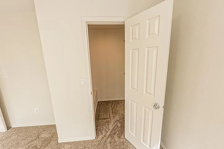2012 NW Lovejoy St #2 — Photo 5
