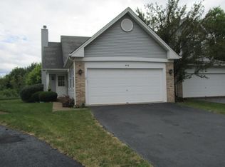 442 Prairieview Dr, Oswego, IL 60543
