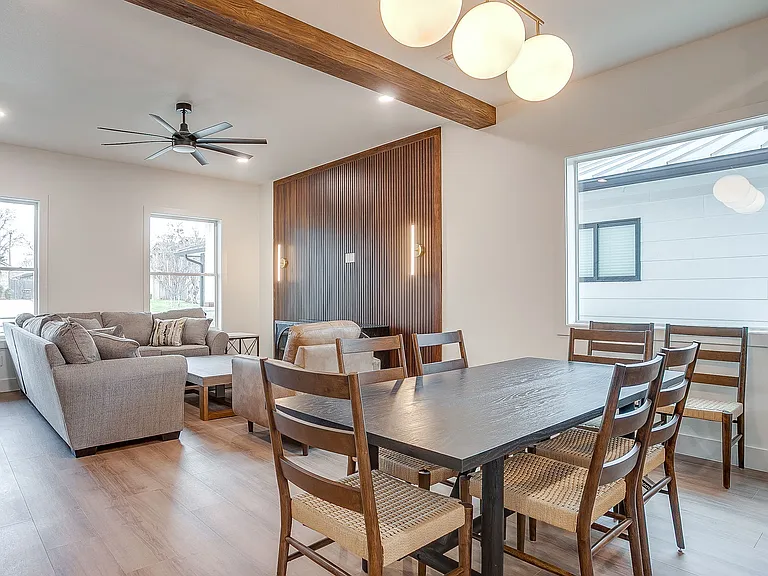 2705 Gordon Ave — Photo 5