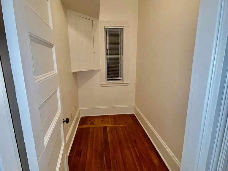 15 Lesley Ave — Photo 12