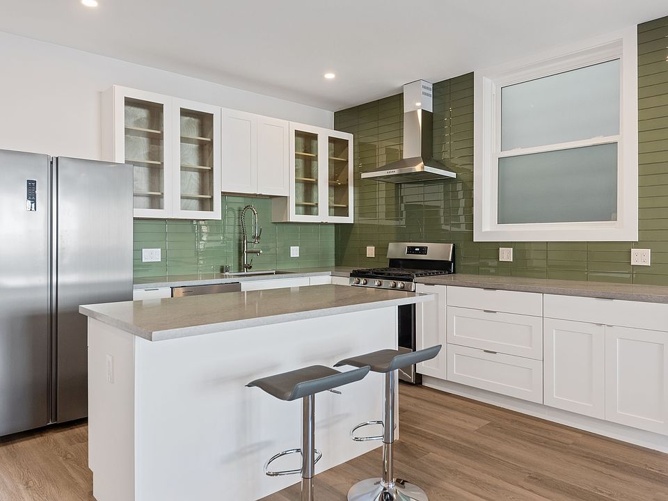 1st image of 3012-3014 Steiner St #3012