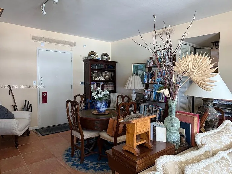 5055 Collins Ave #4C — Photo 10