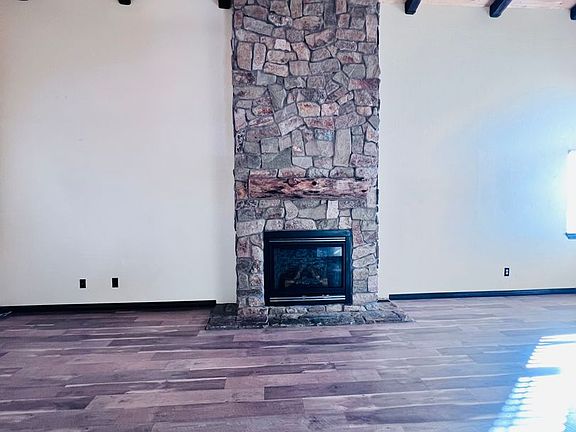 3rd image of 2055 Hibbard Ln