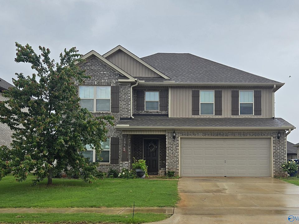 1st image of 104 Coco Cir
