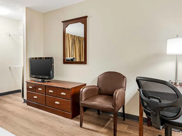 Studio Suite - 2 Full Beds
