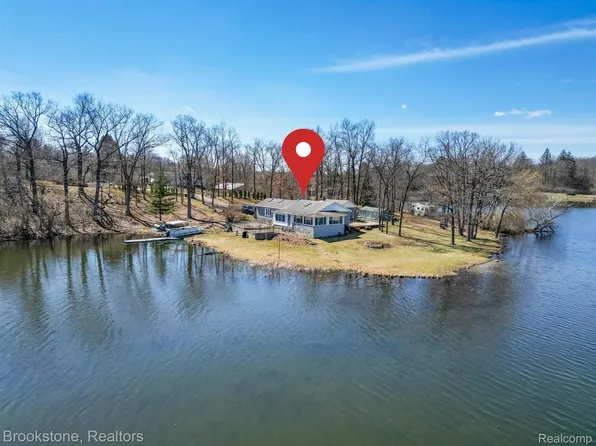 6037 S Shore Dr, Holly, MI 48442