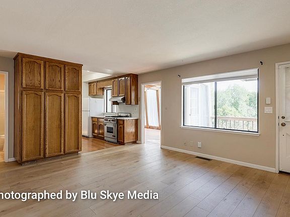 2nd image of 925 Far Creek Way