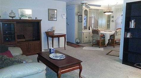 4th image of 1867 Woodstock Ln