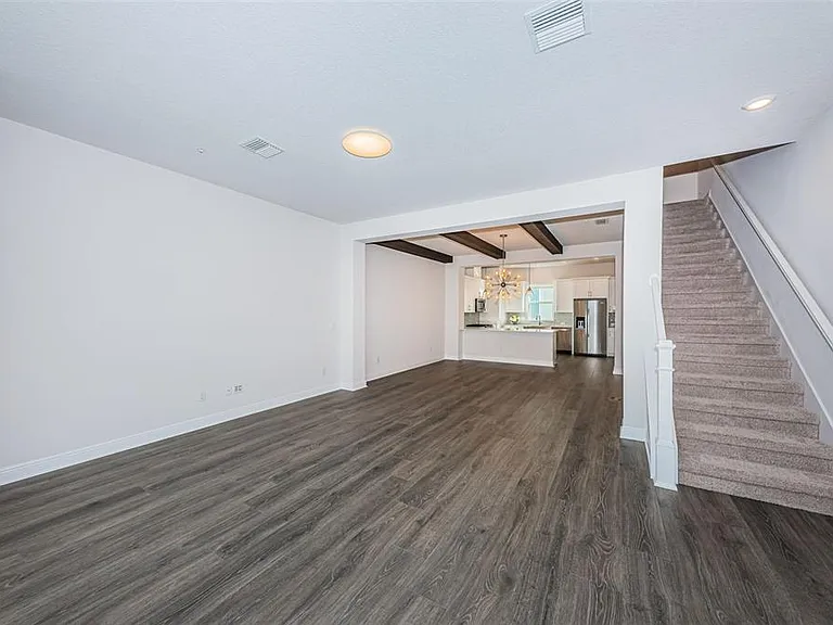 815 Burlington Ave N — Photo 30