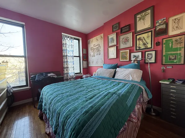 590 Franklin Avenue image 3 of 11