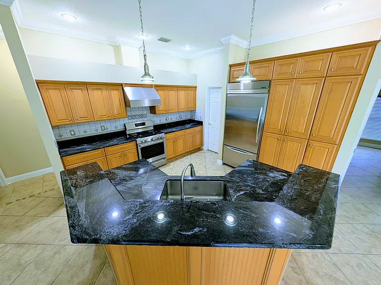 5667 Wellington Ct — Photo 12