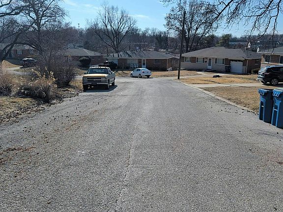 4th image of 8786 Darnell Pl