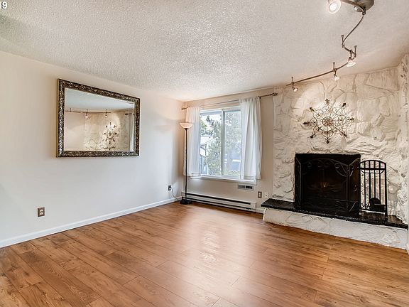 3rd image of 2330 SE Brookwood Ave APT 203