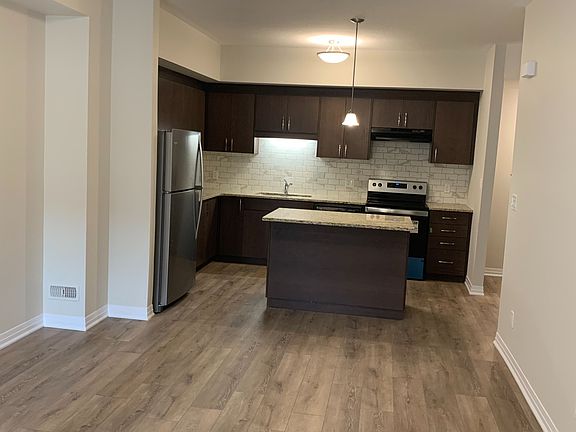 5th image of 25 Isherwood Ave E #13