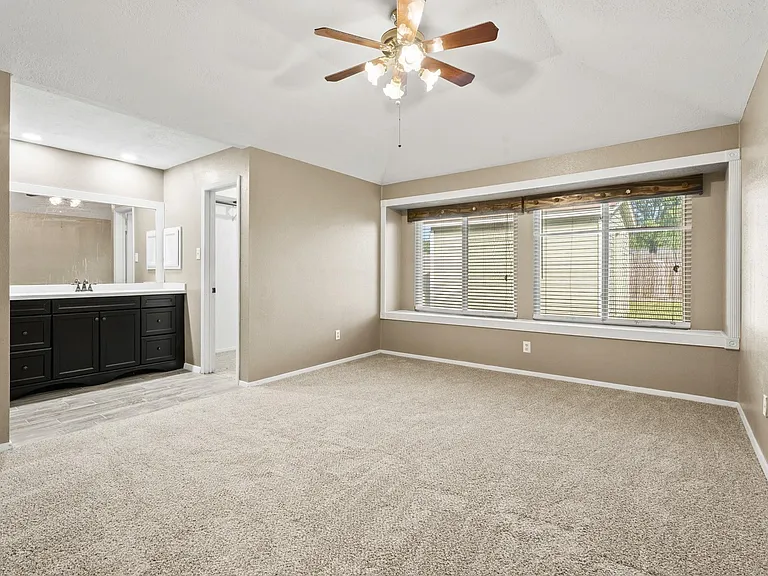 3877 Pecan Cir — Photo 17