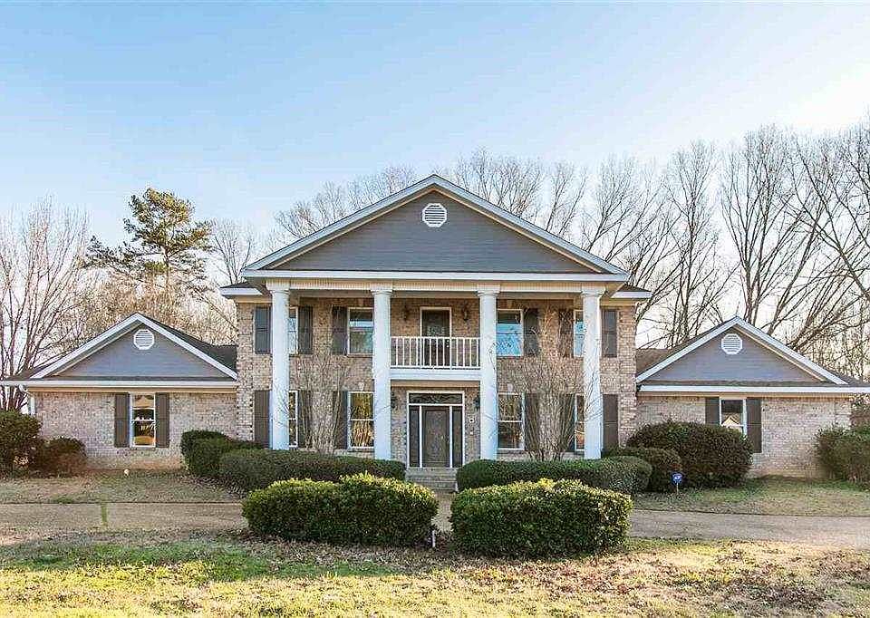 1st image of 453 Brookwood Estates Dr