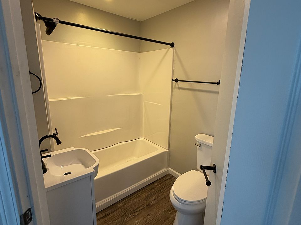1st image of 3507 Walnut Ave #2