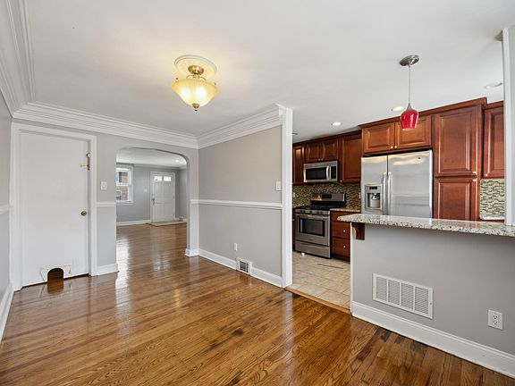 5th image of 1134 Hollywood Ave