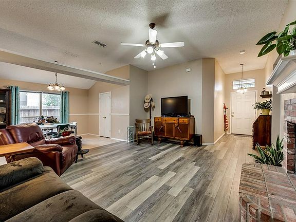4th image of 10248 Cypress Hills Dr