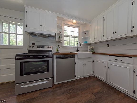 5th image of 533 Columbus St