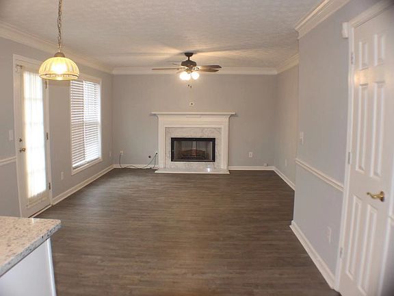 4th image of 3015 Paces Woods Dr
