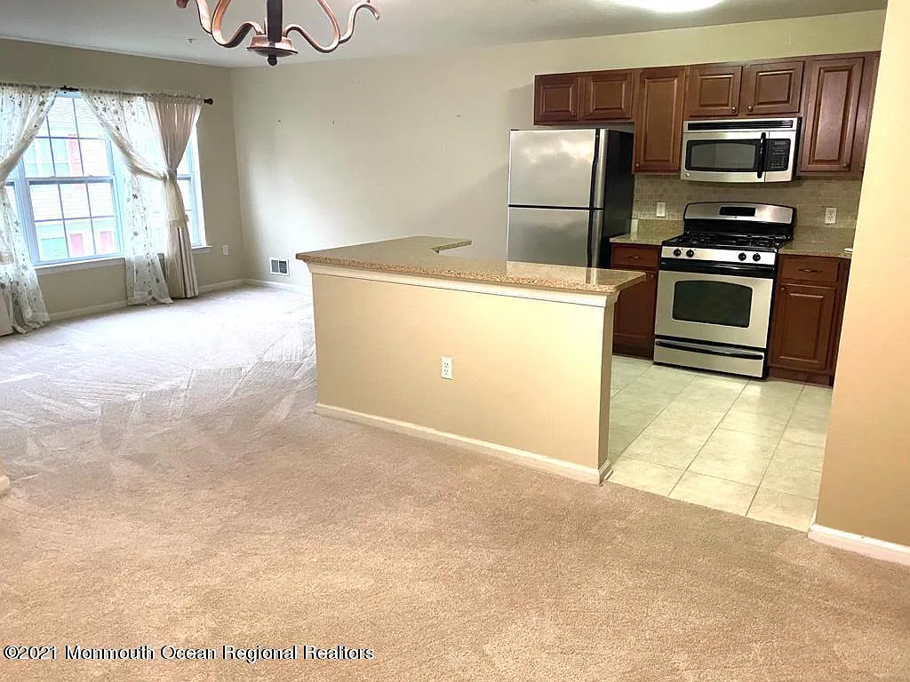 2 bed, 1340 sqft, $2,675 — Photo 4