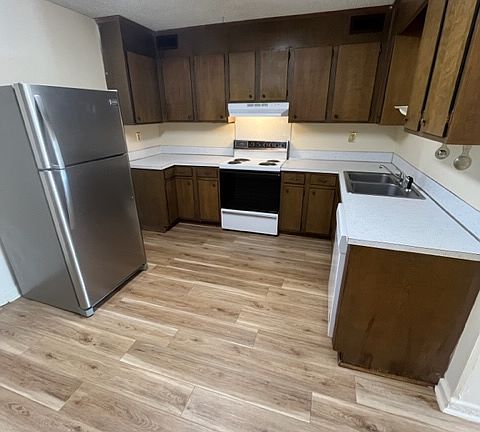 5th image of 307 N Main St #19