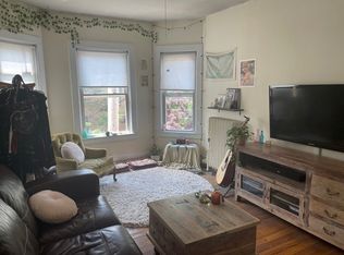27 Forest St APT 4, Cambridge, MA 02140