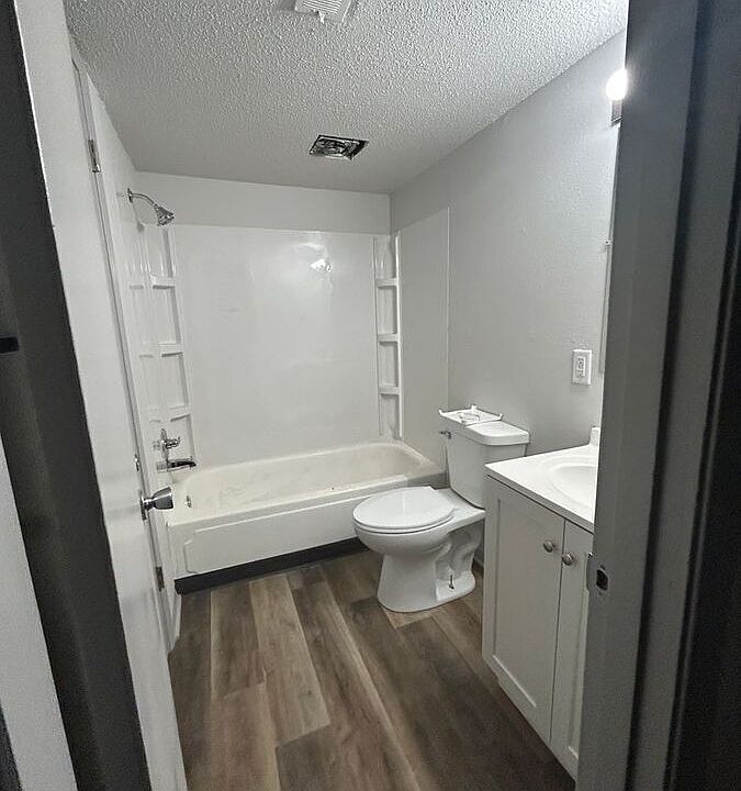 2nd image of 1020-1026 E 12th St N #1024-10