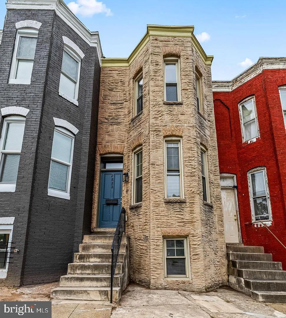 2 bed, 1.0 bath, 1000 sqft, $1,250 — Photo 1