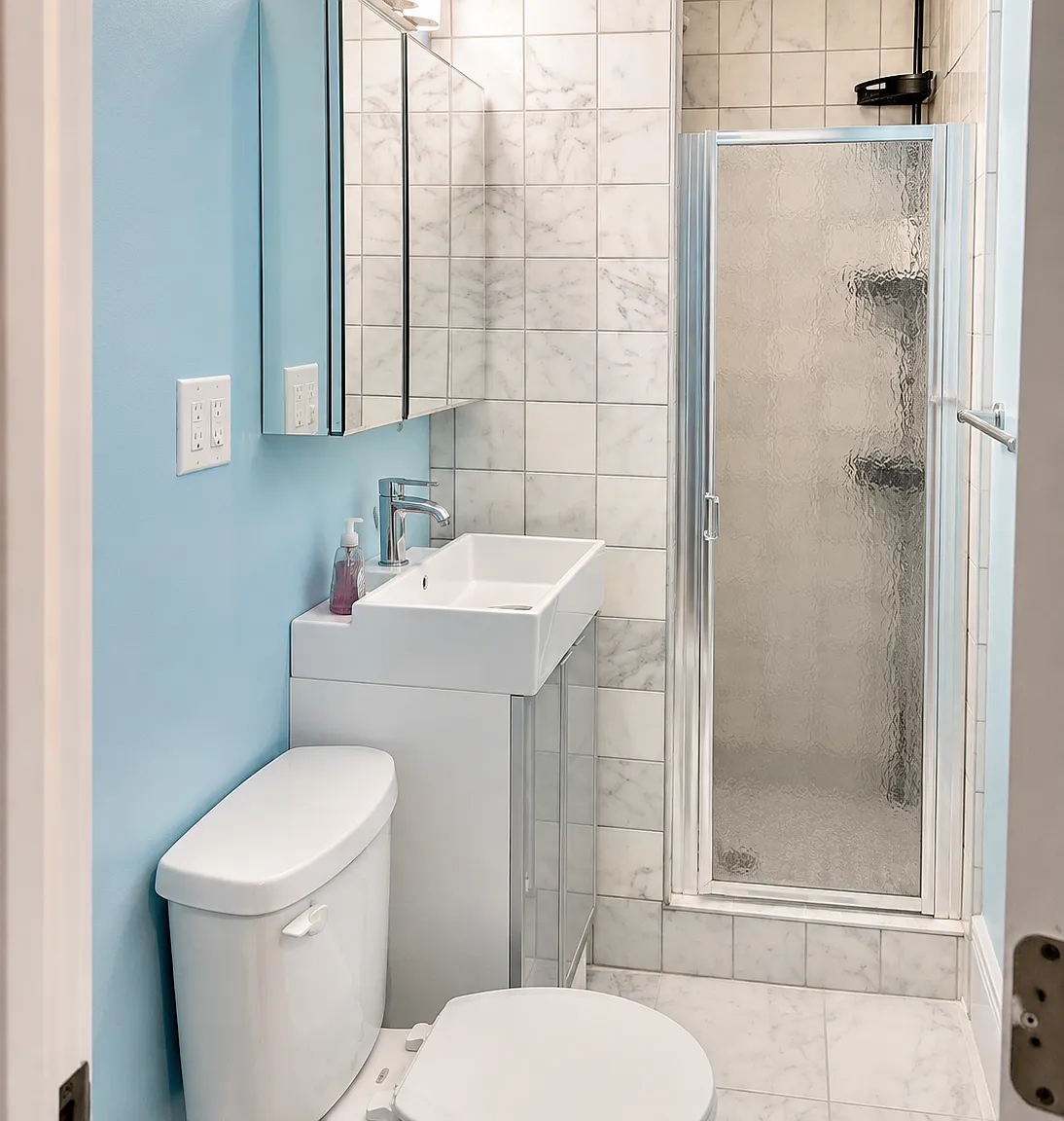 3 bed, $4,000 — Photo 2