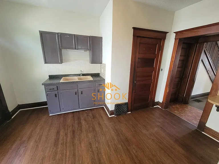 104 S 7th St — Photo 10