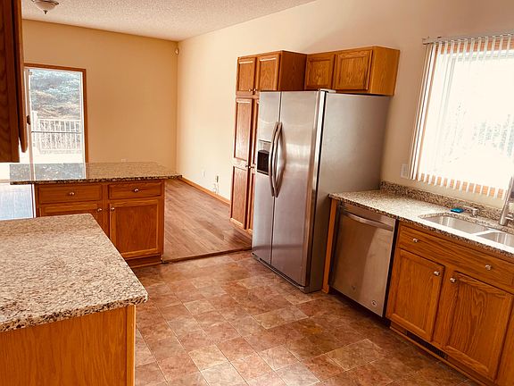3rd image of 8600 Savanna Oaks Ln
