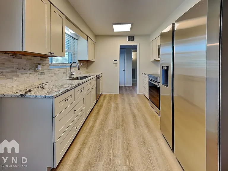 1511 W Del Webb Blvd — Photo 8