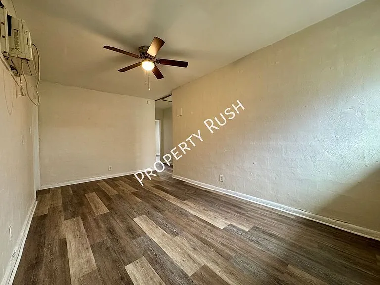 3605 Dorris St — Photo 3