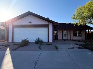 302 Zia Ct, Gallup, NM 87301