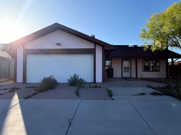 302 Zia Ct, Gallup, NM 87301