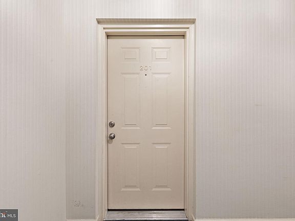 3rd image of 1206 Bramble Wood Ct Unit 201