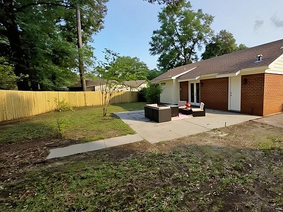3rd image of 6505 Princeton Woods Dr N